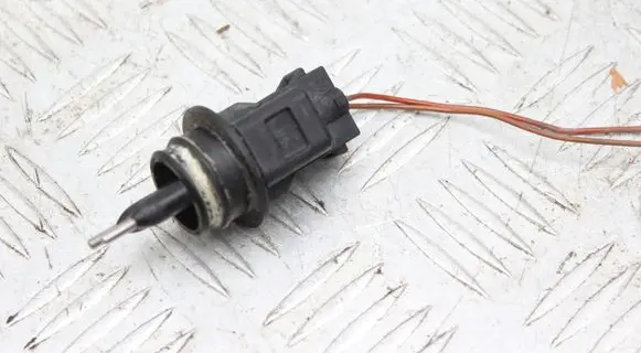 Volkswagen PASSAT B5 Coolant level sensor 1J0973202