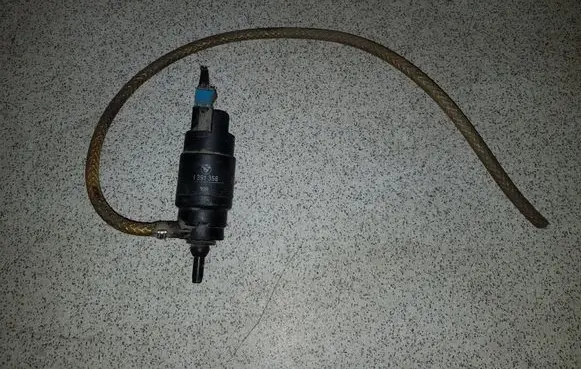 BMW 3 E36 Windscreen/windshield washer pump 1391358
