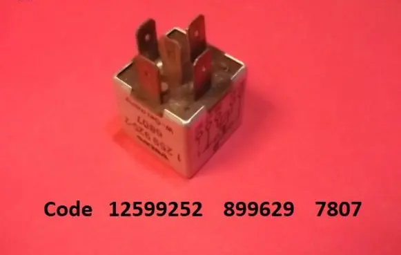 Volvo 960 Hazard warning light relay 12599252 899629