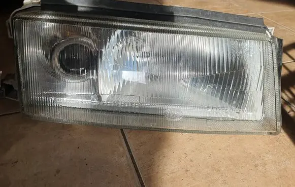 Skoda Octavia Mk1 (1U) Headlight/headlamp 24508600RE