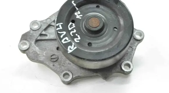 Toyota RAV 4 (XA40) Water pump