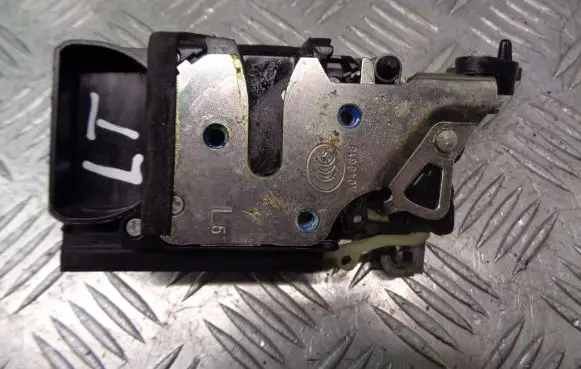 Chevrolet Aveo Rear door lock