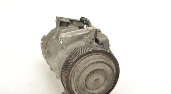 Renault Megane III Air conditioning (A/C) compressor (pump) 926004EB0A