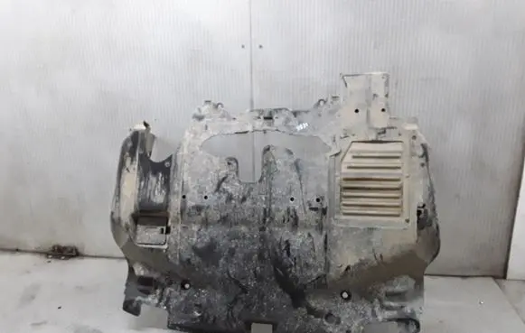 Subaru Legacy Engine splash shield/under tray
