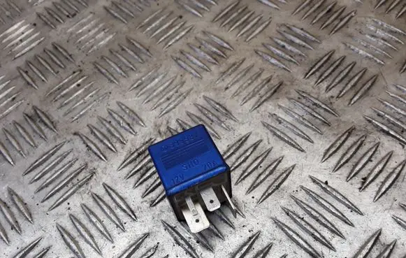Audi A4 S4 B6 8E 8H Other relay 8A0951253
