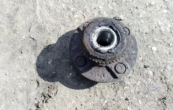 Nissan Almera N16 Rear wheel bearing hub 