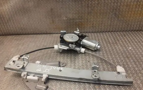 Nissan Murano Z50 Rear window lifting mechanism without motor 807308991A
