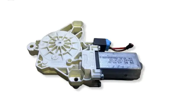 Volkswagen Tiguan Front door window regulator motor 4K0959801 C28129200 250440261890