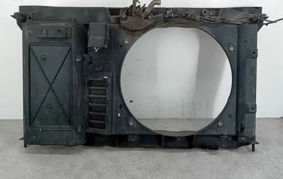 Peugeot 308 Radiator support slam panel 