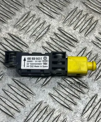 Audi A8 S8 D3 4E Airbag deployment crash/impact sensor 4B0959643E