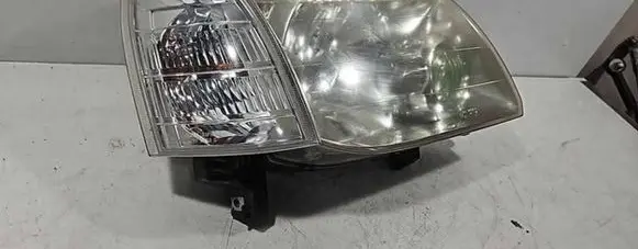 Nissan X-Trail T30 Headlight/headlamp