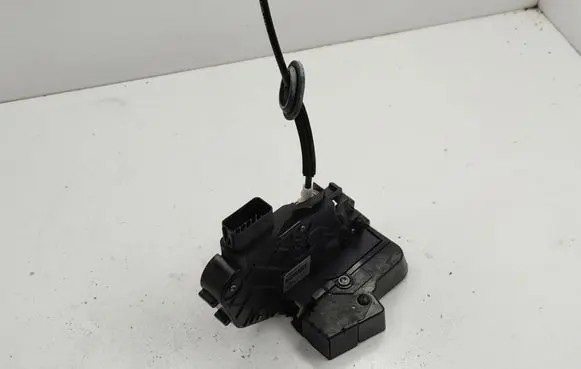 Land Rover Discovery 3 - LR3 Rear door lock FQM000157