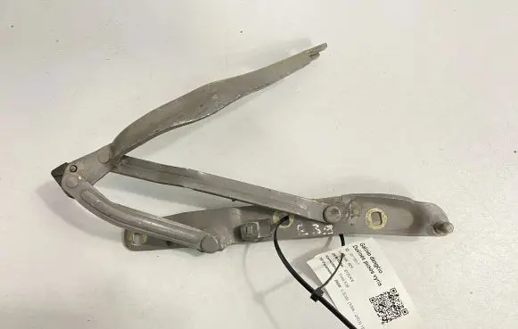 BMW 5 E39 Tailgate/trunk/boot hinge 8125174