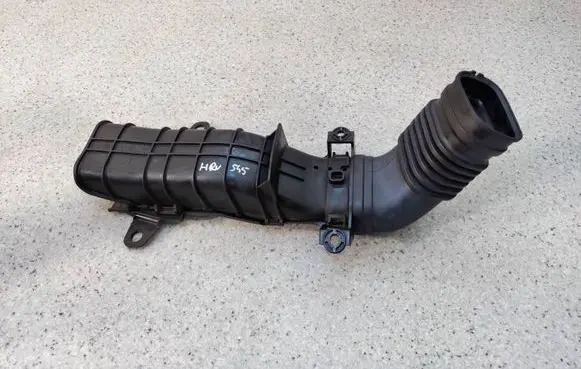 Honda HR-V Intake resonator 