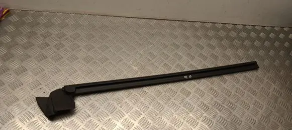 Tesla Model Y Rubber seal front door window/glass 150006200C