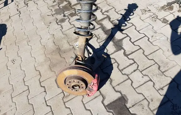 Skoda Octavia Mk2 (1Z) Front wheel hub spindle knuckle RSVRS