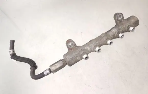Toyota Avensis T250 Fuel main line pipe
