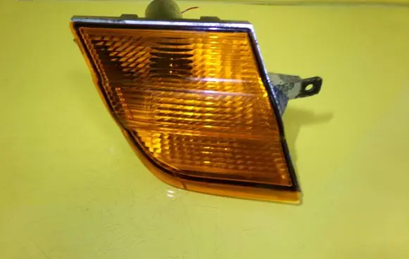 Nissan Micra Front indicator light 89027936