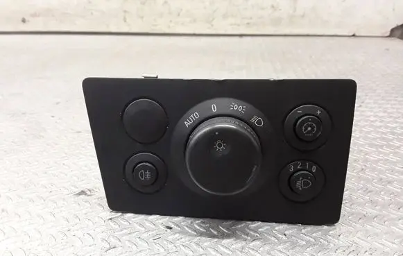 Opel Zafira B Light switch 13205867