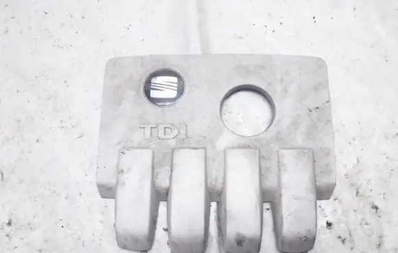 Volkswagen Golf V Engine cover (trim) 03g103925 03g103925b