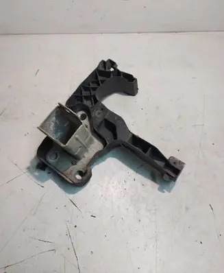 Renault Megane II Front bumper mounting bracket 8200137495 43195