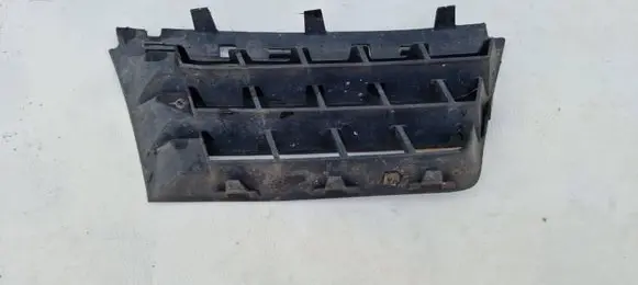 Renault Megane II Front bumper upper radiator grill 8200140329