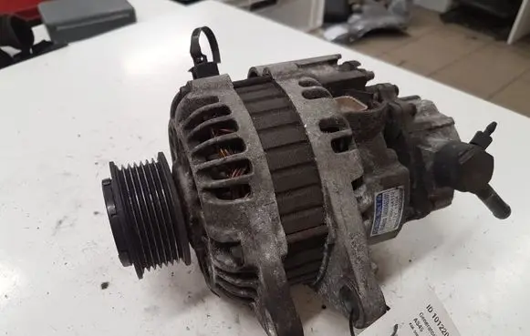 KIA Sorento Generator/alternator 373004A112