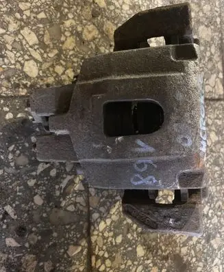 Jeep Cherokee Front brake caliper