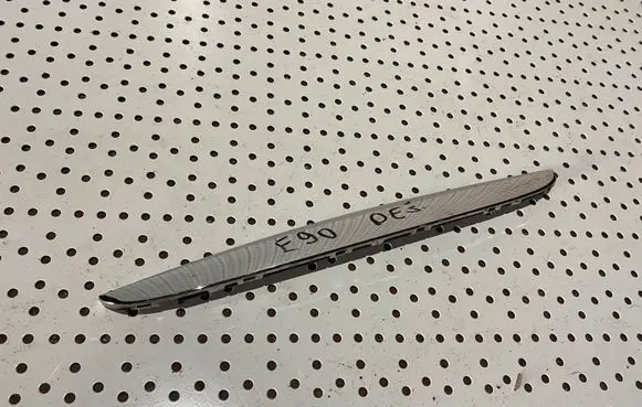 BMW 3 E90 E91 Bonnet/hood grill 51137117242