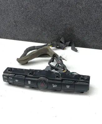 SsangYong Rexton Hazard light switch 8520008b10