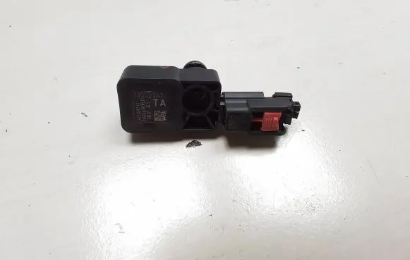 Opel Insignia A Airbag deployment crash/impact sensor 13502341