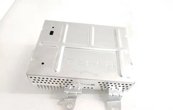 Tesla Model Y Sound amplifier 150715201B SCN12327720GHB90