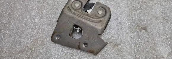 BMW 1 E81 E87 Seat back rest lock catch 7112863