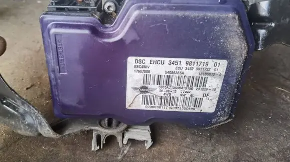 Mini Cooper Countryman R60 ABS Pump 9811719 17637008 54086365A