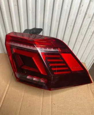 Volkswagen Tiguan Rear/tail lights 5NA945208J 00214974 0021498908