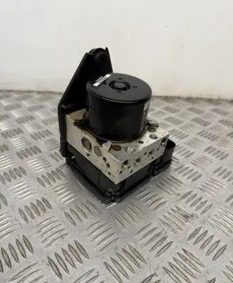 Skoda Octavia Mk2 (1Z) ABS Pump 1K0907379BL 1K0614517DP