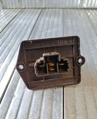 Mazda 323 Heater blower motor/fan resistor