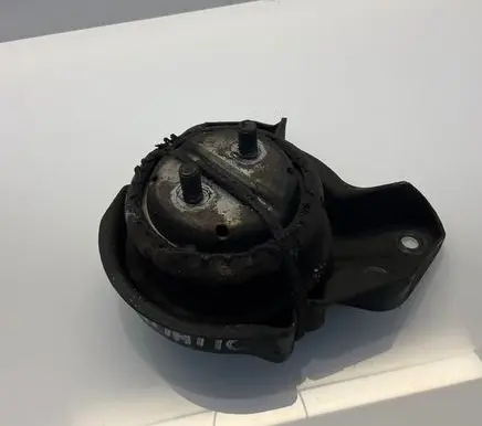 Mercedes-Benz E W211 Gearbox mount A2032400218 2032400218