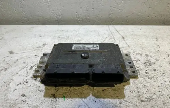 Nissan Note (E11) Engine control unit/module MEC37510