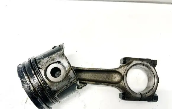 Citroen Xsara Picasso Piston with connecting rod