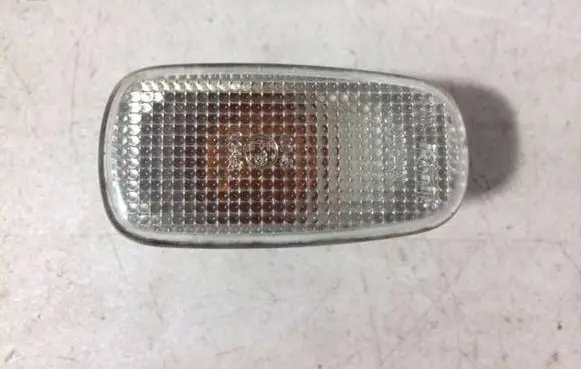 Lexus IS 200-300 Front fender indicator light 