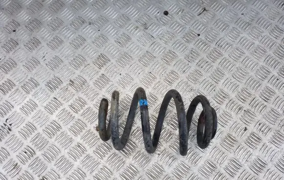 Volkswagen Transporter - Caravelle T4 Rear coil spring
