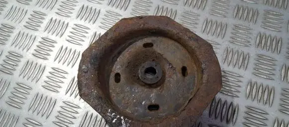 KIA Carnival Coil spring mount 