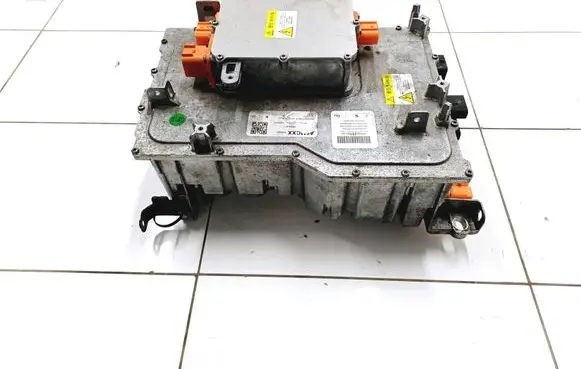 Voltage converter inverter