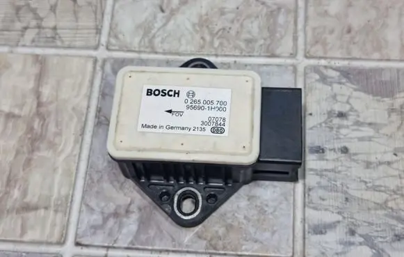 KIA Ceed ESP acceleration yaw rate sensor 1275100464 0265005700 956901H000
