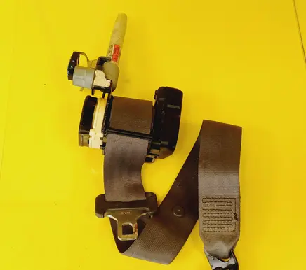 Volvo S60 Middle seatbelt (rear) 39969465