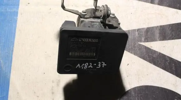 Volvo C70 ABS Pump 30794730