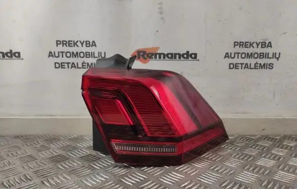 Volkswagen Tiguan Rear/tail lights 5NA945312 205795