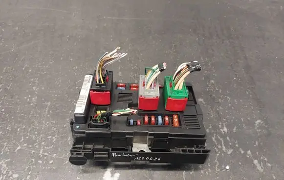 Peugeot Partner BSM Control unit 9650618480 965061848000 T118470003K