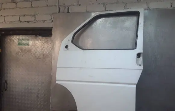 Volkswagen Transporter - Caravelle T4 Front door 